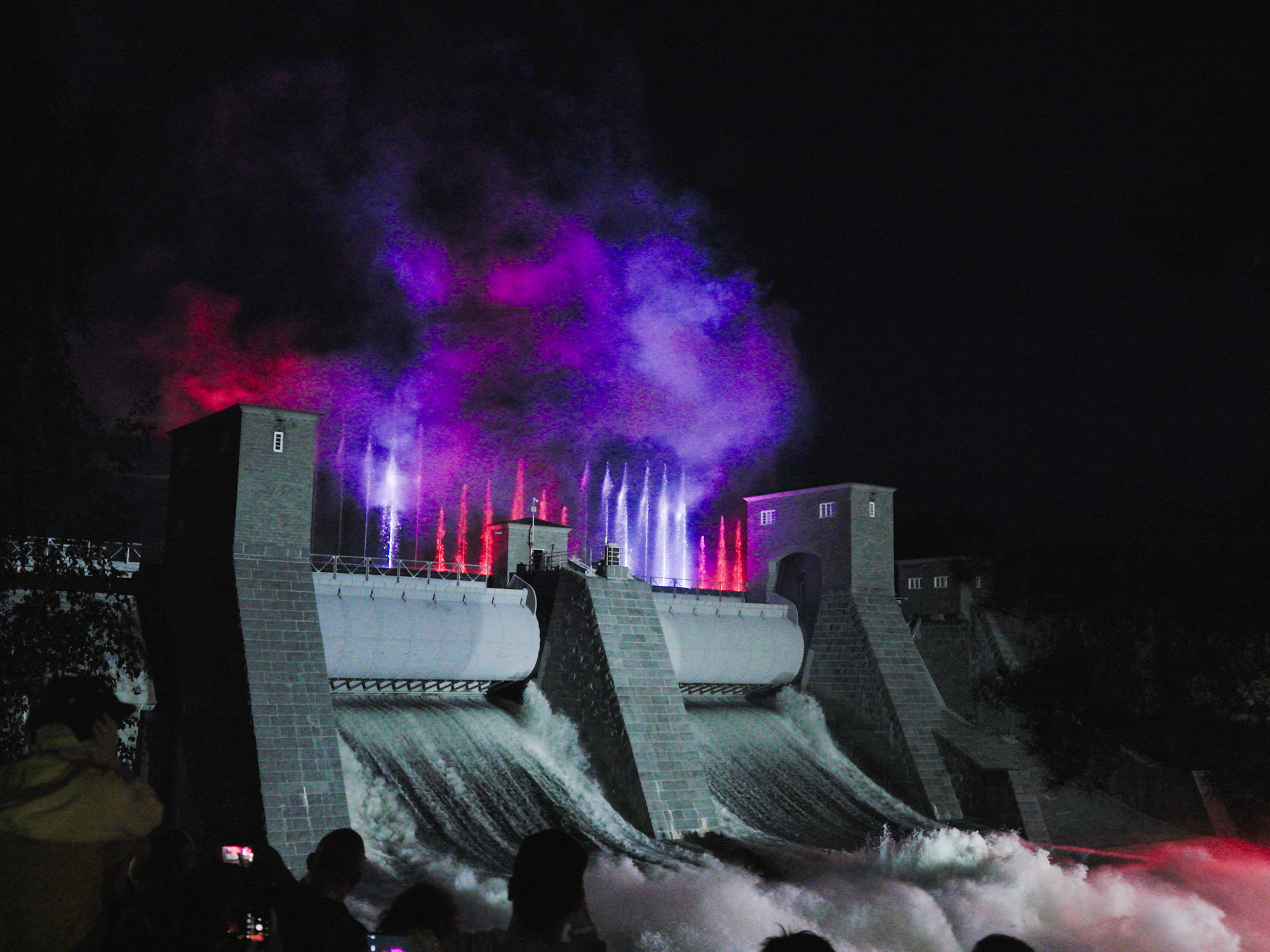 Tanssivat vedet ja Imatrankosken koskinäytös