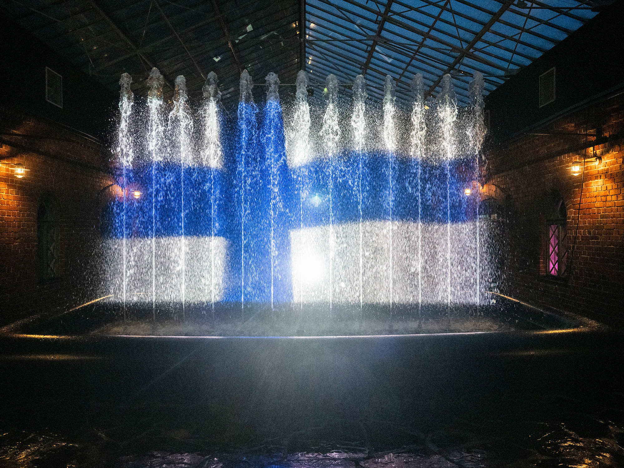 Tanssivat vedet ja Imatrankosken koskinäytös